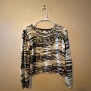 S H&M sweater